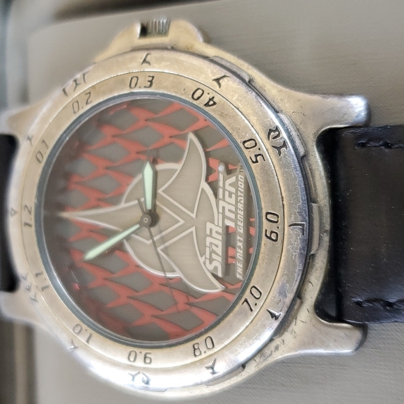 Star Trek Fossil Watch - Picture 3 of 9